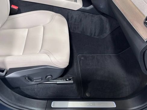 Certified 2026 Volvo XC90 B6 Plus AWD/4WD image 18
