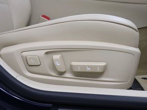 Used 2015 Lexus ES 350 w/ Luxury Package image 26