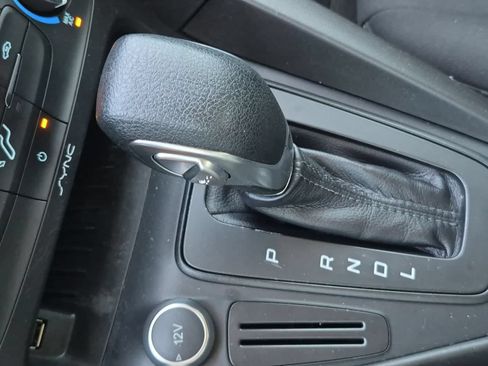 Used 2018 Ford Focus SE FWD image 32