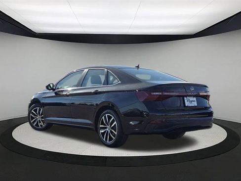 New 2026 Volkswagen Jetta SE image 5
