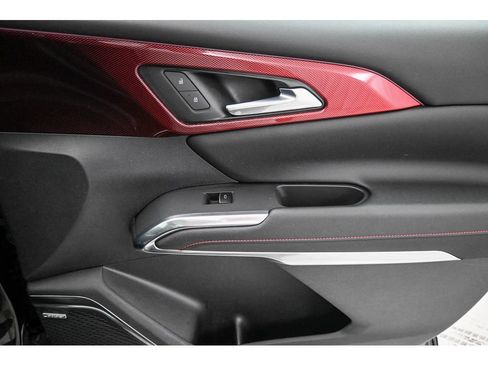 Used 2024 Chevrolet Traverse RS FWD image 19