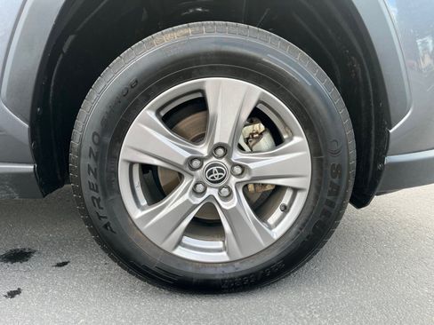 Used 2025 Toyota RAV4 LE AWD/4WD image 30