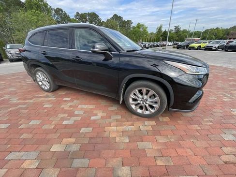 Used 2022 Toyota Highlander Limited image 23
