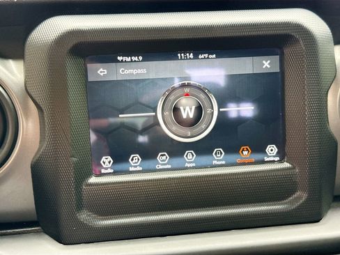 Used 2022 Jeep Gladiator Sport image 14