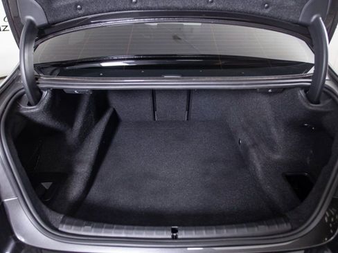 Used 2023 BMW M550i xDrive image 9