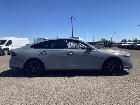 Used 2025 Honda Accord SE image 6