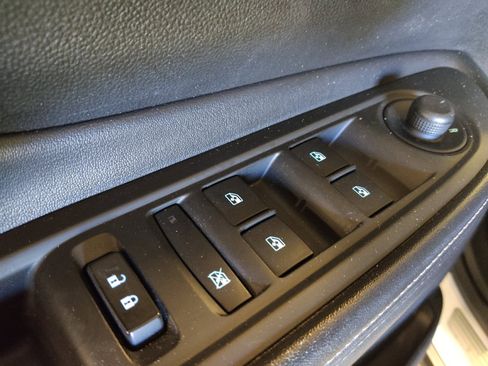 Used 2015 Buick Encore FWD image 27