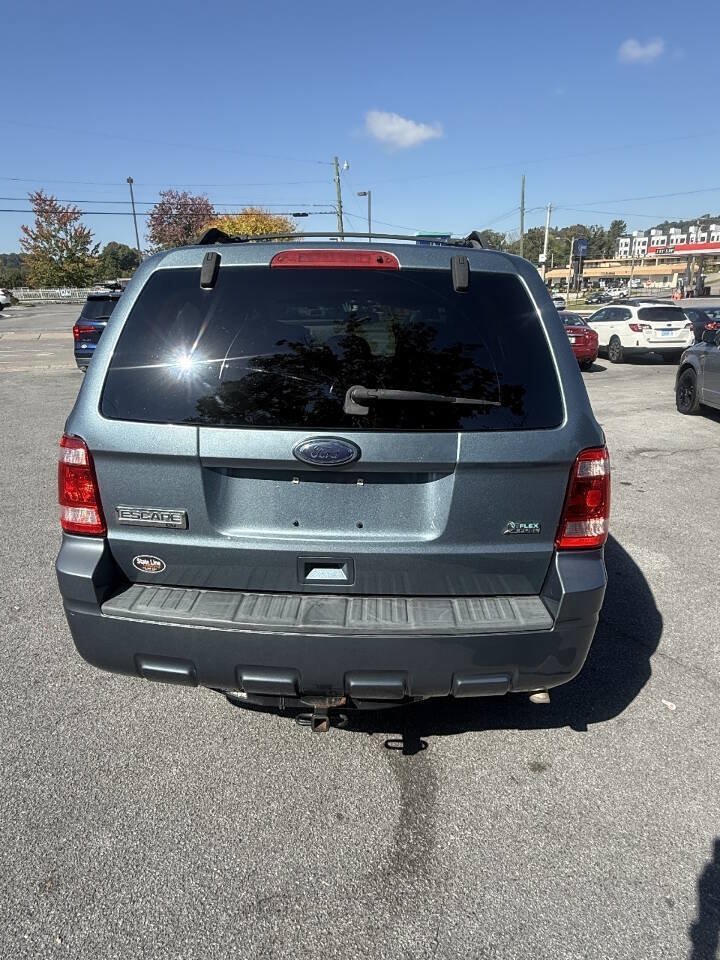 Used 2010 Ford Escape XLT FWD image 3