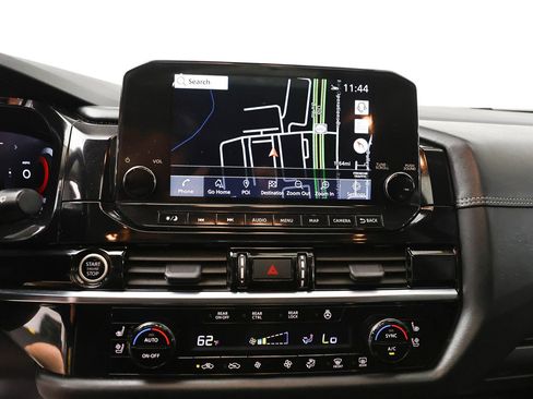 Used 2023 Nissan Pathfinder Platinum AWD/4WD image 11