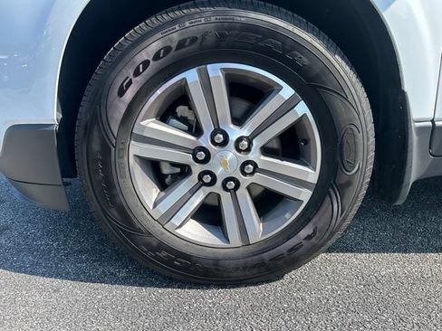Used 2017 Chevrolet Traverse LT FWD image 5