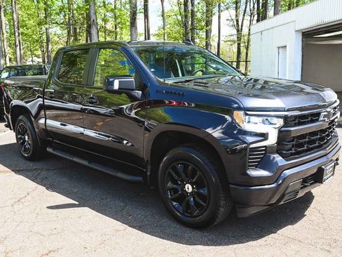 Used 2023 Chevrolet Silverado 1500 RST w/ Convenience Package II AWD/4WD image 3