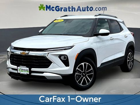 Used 2025 Chevrolet TrailBlazer LT FWD image 3