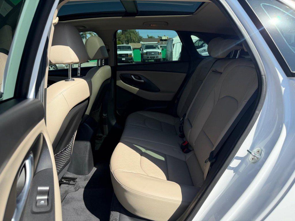 Used 2020 Hyundai Elantra GT w/ Style Package 02 FWD image 40