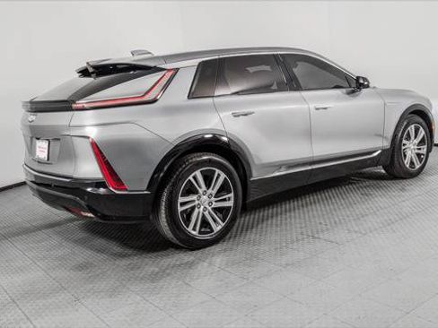 Used 2024 Cadillac Lyriq Tech RWD image 8