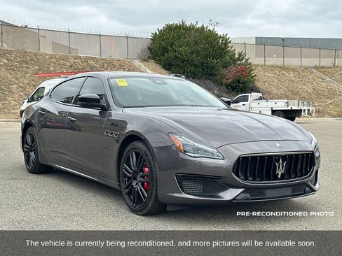 Used 2022 Maserati Quattroporte Modena RWD image 9