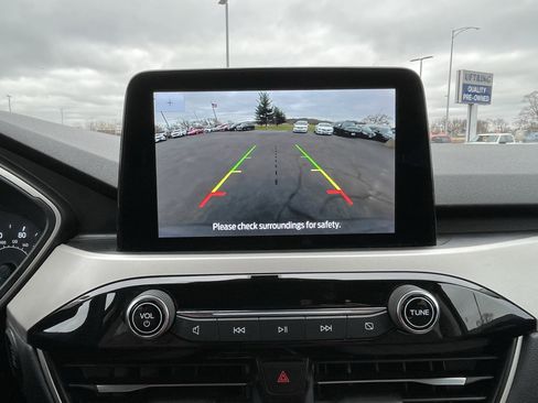 Used 2022 Ford Escape SE w/ Cold Weather Package image 32