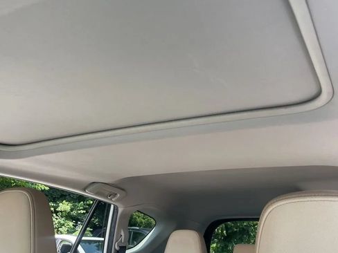 Used 2013 Toyota RAV4 XLE AWD/4WD image 31