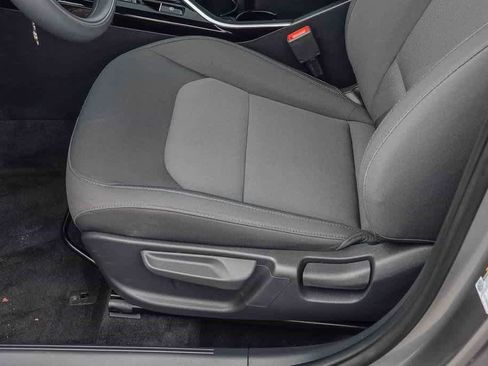 Certified 2025 Kia Niro LX image 21