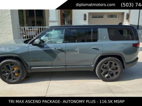 Used 2026 Rivian R1S Premium AWD/4WD image 2