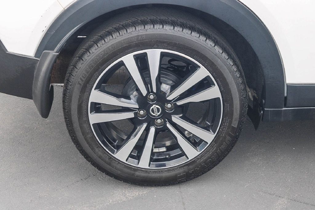 Used 2019 Nissan Kicks SV w/ Exterior Package FWD image 11