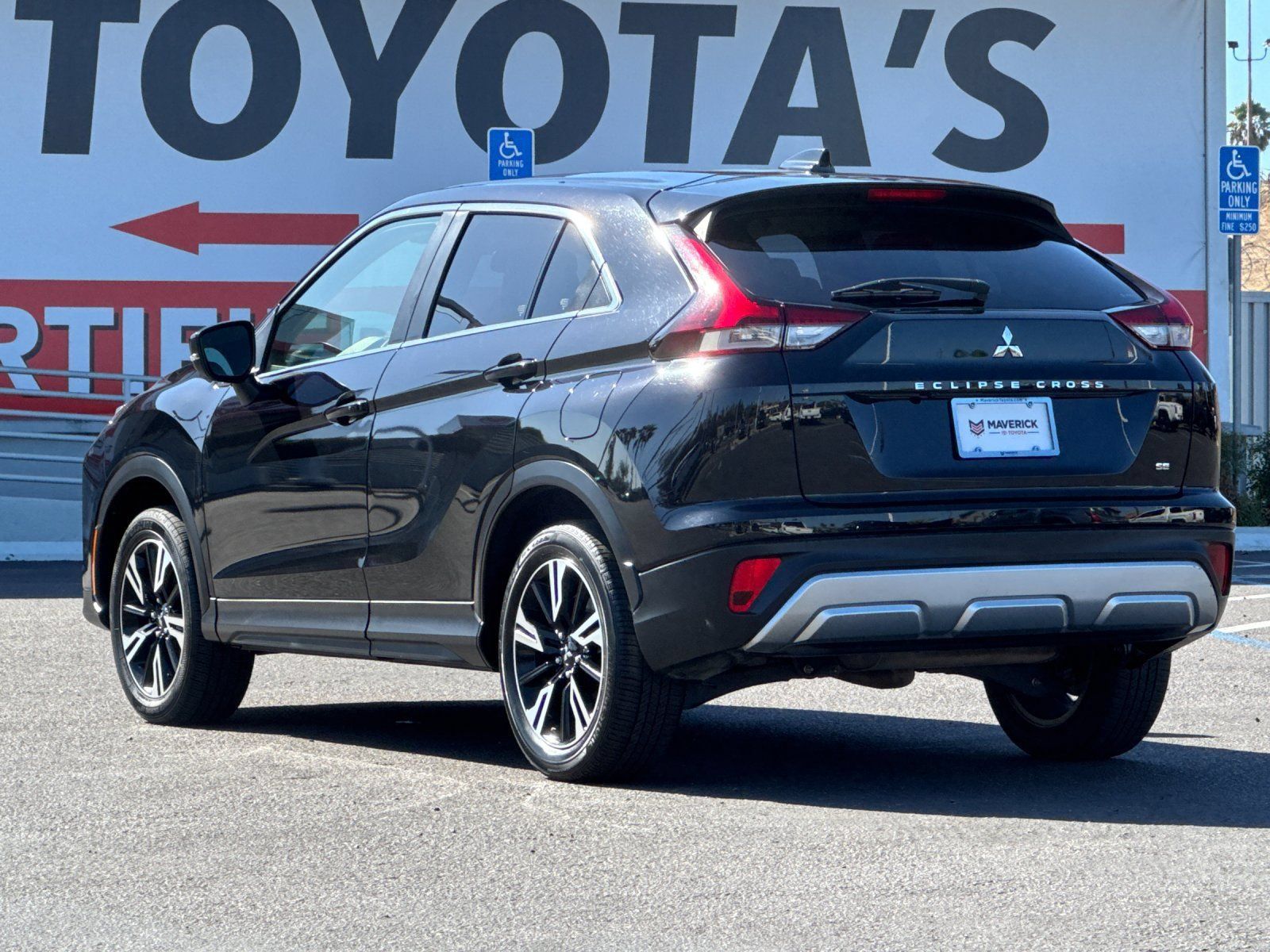 Used 2024 Mitsubishi Eclipse Cross SE AWD/4WD image 3