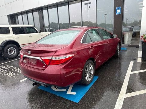 Used 2016 Toyota Camry SE FWD image 3