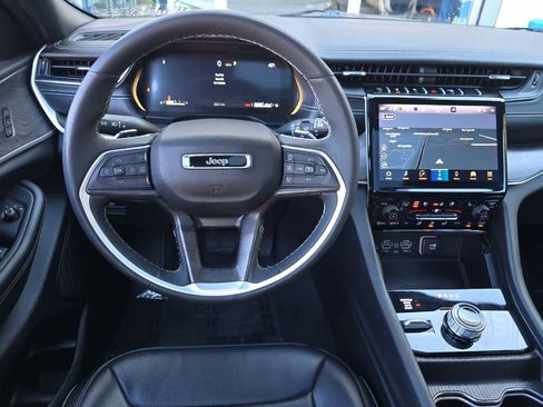 Used 2024 Jeep Grand Cherokee L Limited w/ Luxury Tech Group II image 16