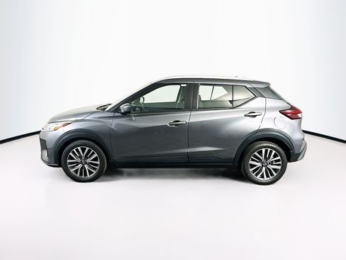 Used 2022 Nissan Kicks SV FWD image 4