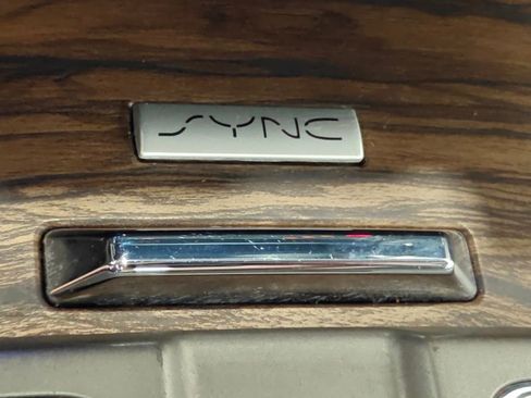 Used 2018 Ford F150 Lariat w/ Equipment Group 502A Luxury AWD/4WD image 17