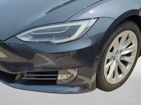 Used 2018 Tesla Model S 100D AWD/4WD image 9