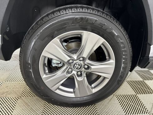 Used 2023 Toyota RAV4 XLE w/ Convenience Package FWD image 34