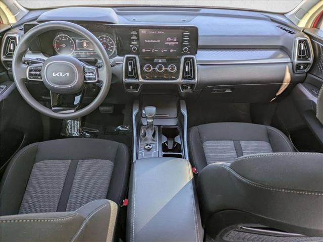 Used 2023 Kia Sorento LX AWD/4WD image 17