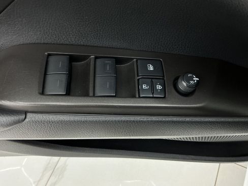 Used 2021 Toyota Camry SE FWD image 37