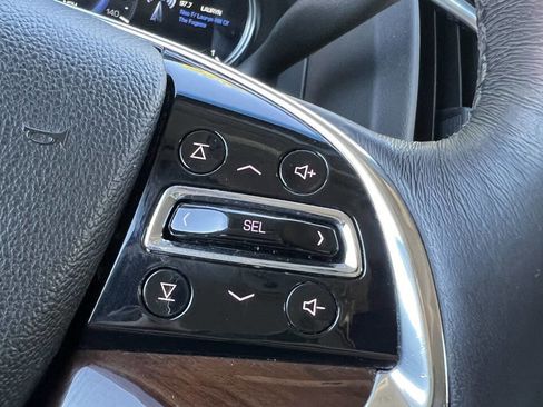 Used 2019 Cadillac Escalade Luxury image 22