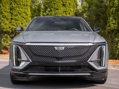 Used 2024 Cadillac Lyriq Tech RWD image 17
