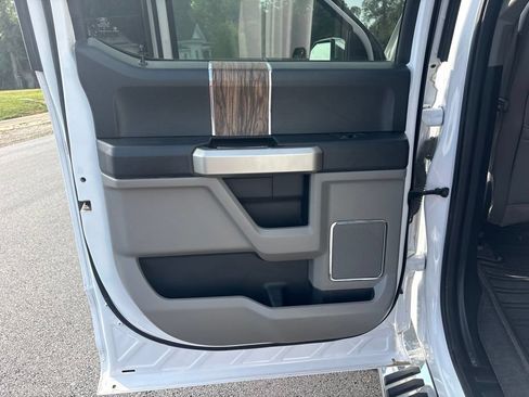 Used 2019 Ford F150 Lariat AWD/4WD image 18
