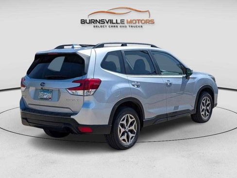 Used 2019 Subaru Forester Premium AWD/4WD image 7