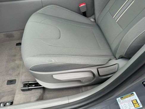 Used 2025 Hyundai Elantra SEL image 13