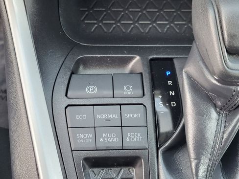 Certified 2025 Toyota RAV4 XLE w/ Convenience Package image 30