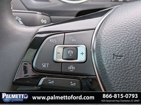 Used 2021 Volkswagen Tiguan SE w/ Panoramic Sunroof Package FWD image 26