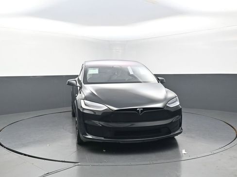 Used 2022 Tesla Model X image 3