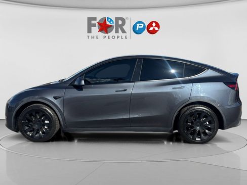 Used 2021 Tesla Model Y Long Range image 2