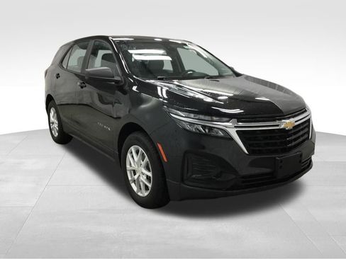 Used 2023 Chevrolet Equinox LS w/ LPO, Cargo Package FWD image 3