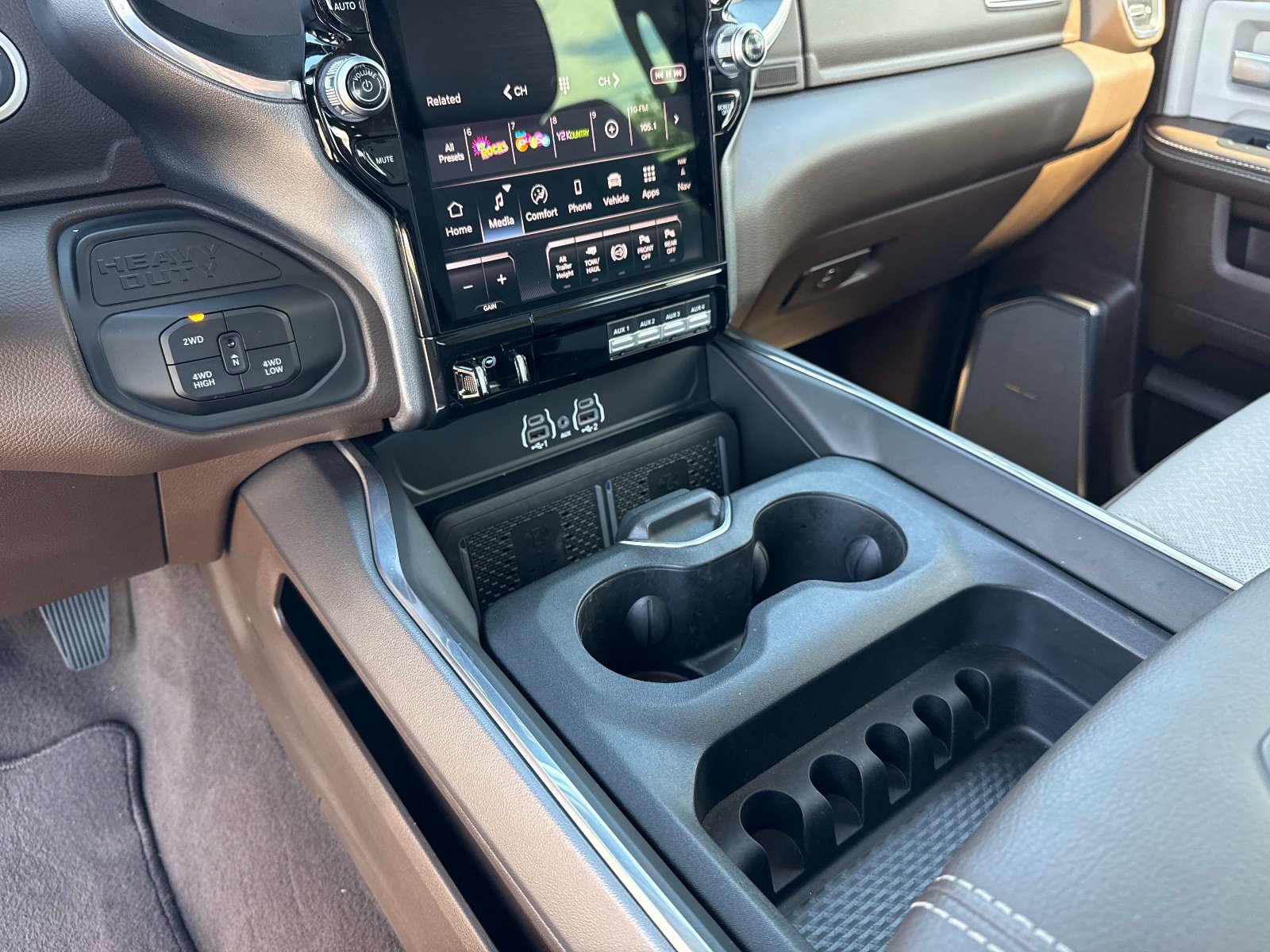 Certified 2025 RAM 2500 Laramie AWD/4WD image 25