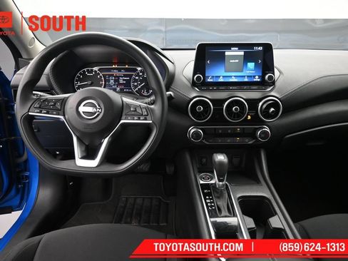Used 2024 Nissan Sentra SV FWD image 11