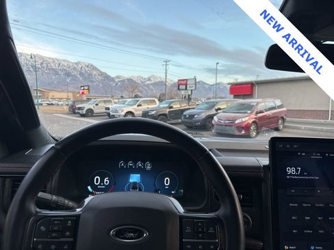 Used 2022 Ford Expedition Max Limited image 23