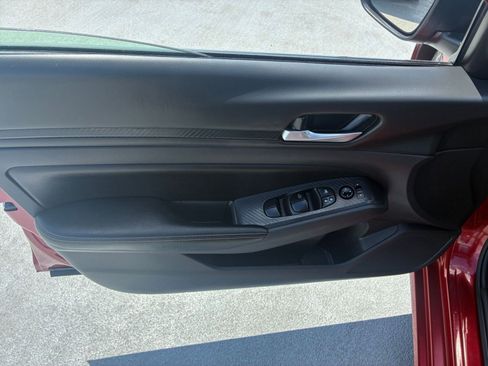 Used 2025 Nissan Altima 2.5 SV FWD image 18