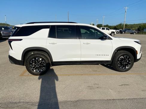 Used 2024 Chevrolet Traverse Z71 AWD/4WD image 7