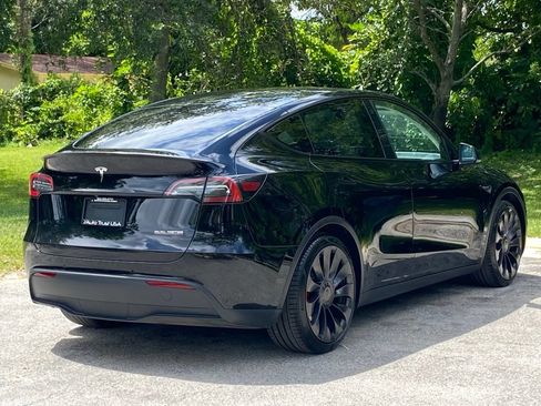 Used 2022 Tesla Model Y Performance AWD/4WD image 9