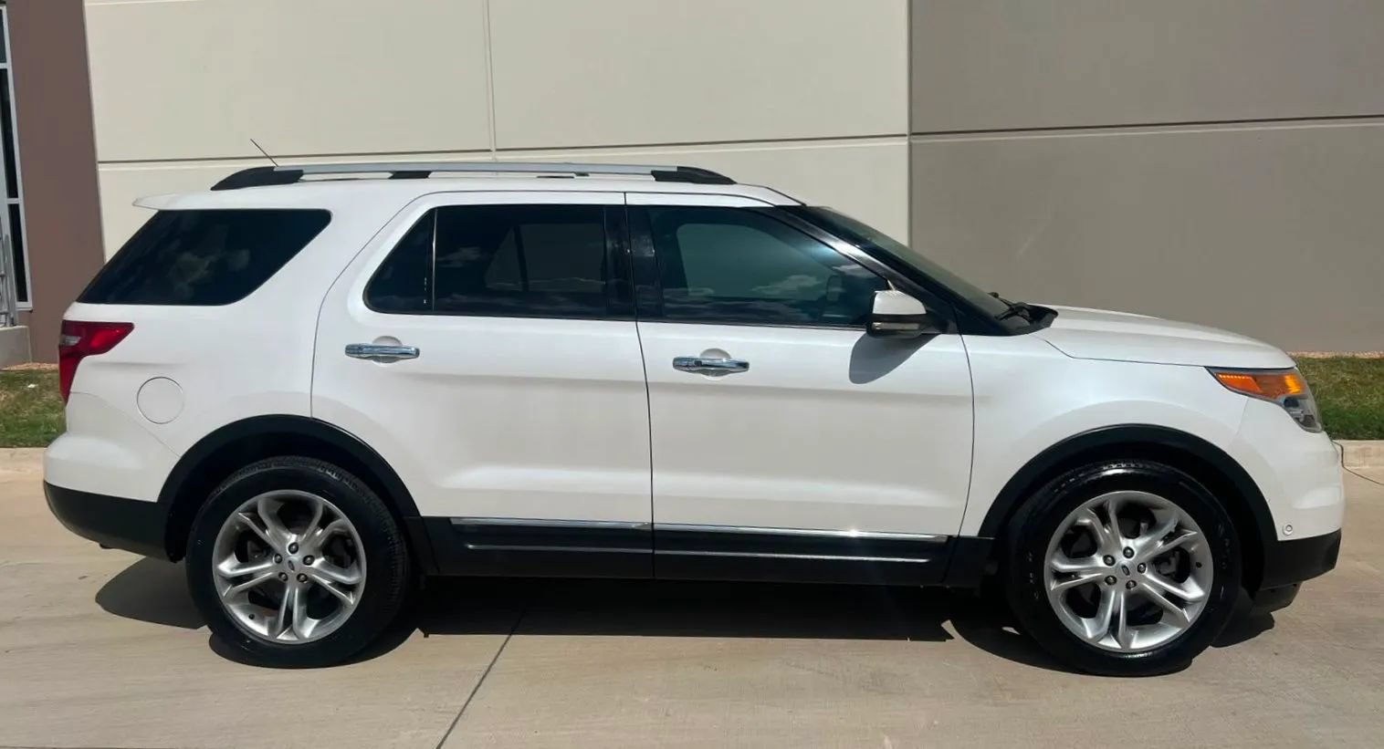 Used 2012 Ford Explorer Limited FWD image 8